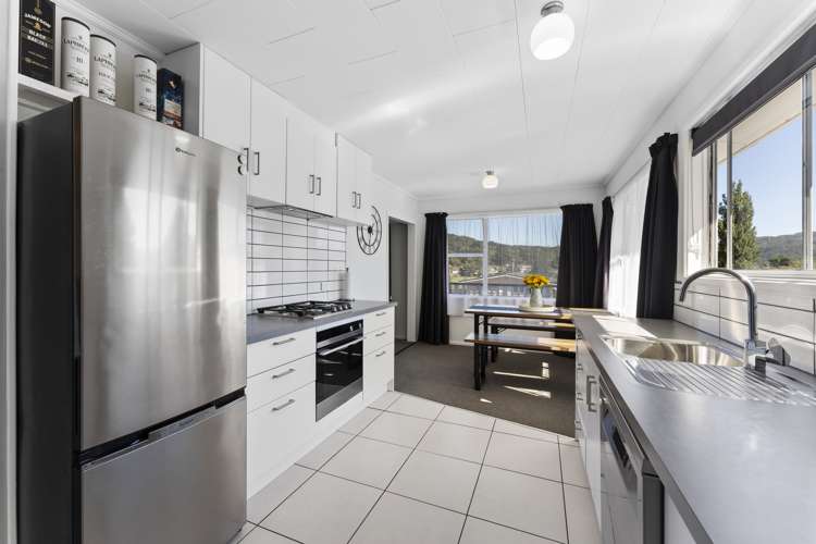 31 Holland Street Wainuiomata_3