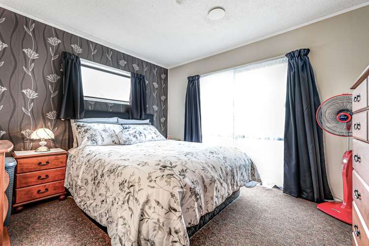 80 Kahikatea Drive Melville_9