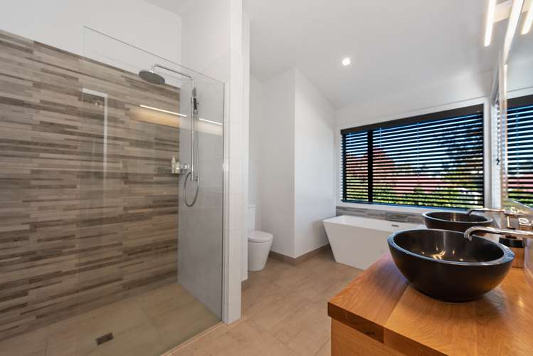 805a River Road Chartwell_13