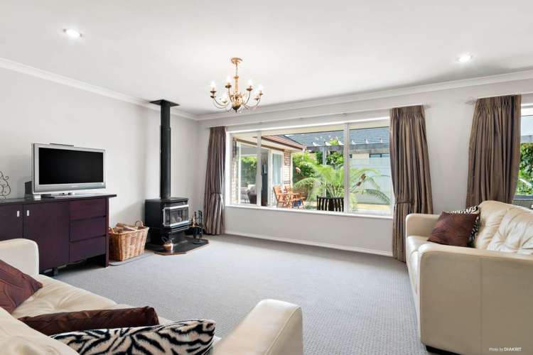 53 Lough Bourne Drive Pukekohe_9