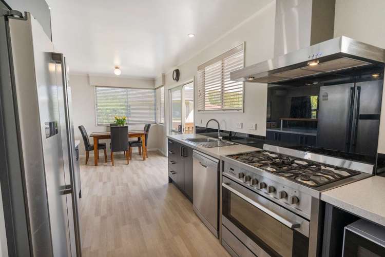 18 Joanne Crescent Pukehangi_6