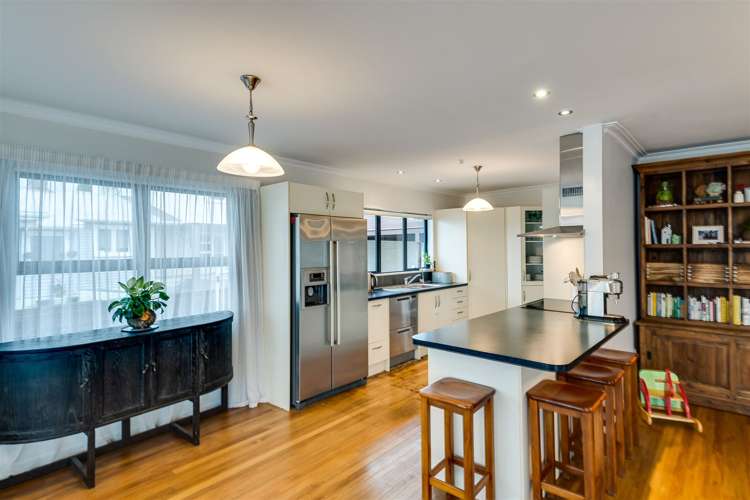 10 Meeanee Quay Westshore_7