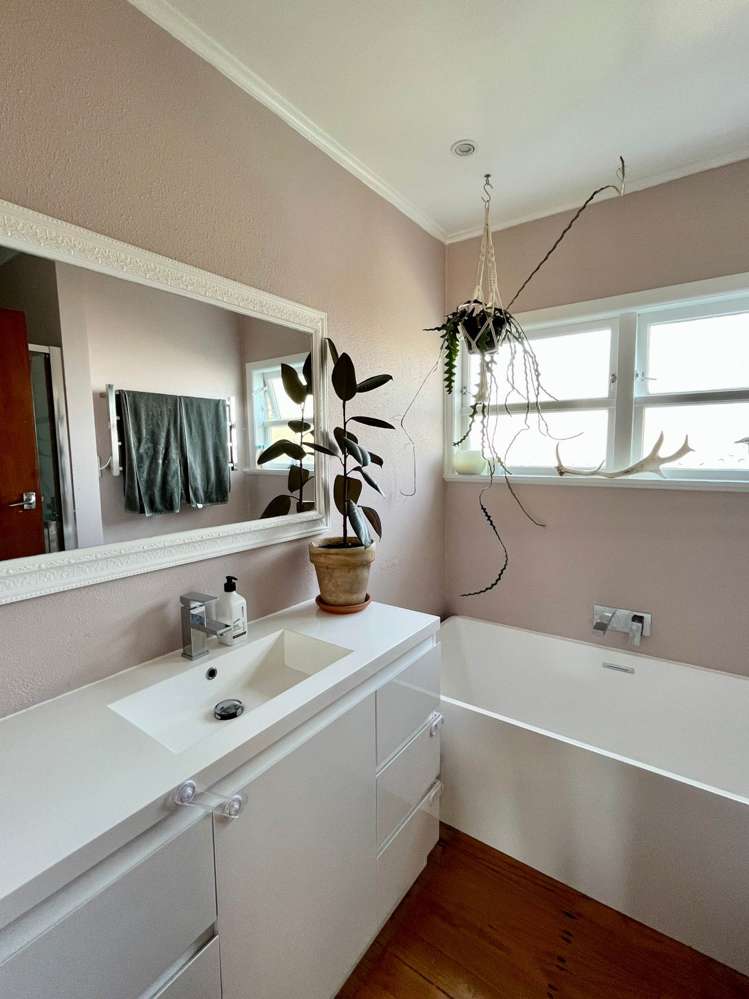 8 Pooks Road Ranui_14