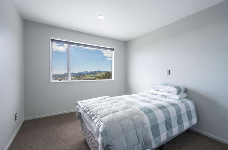 23 Valhalla Drive Richmond_10