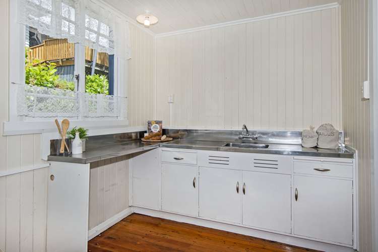 631 Kamo Road Kamo_6