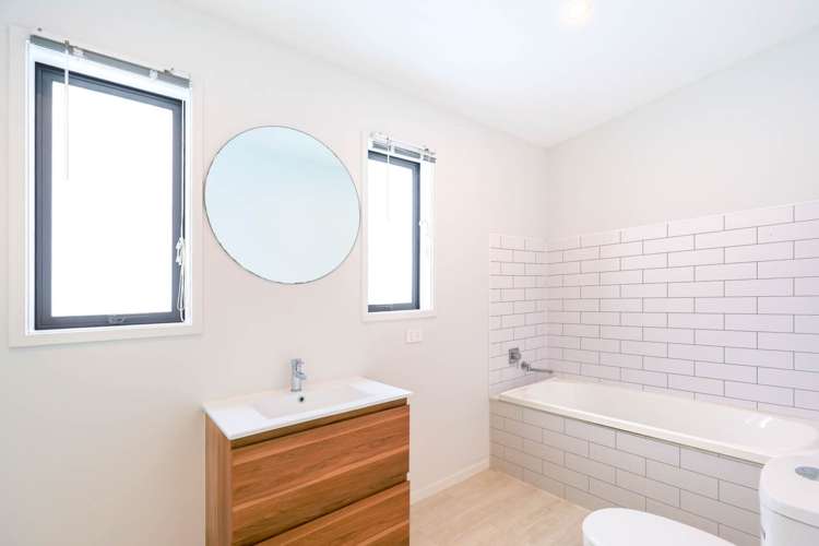 14B Ropata Avenue Pt England_10