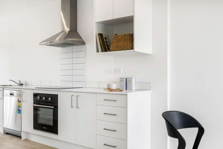 76 Rauemi Way_2
