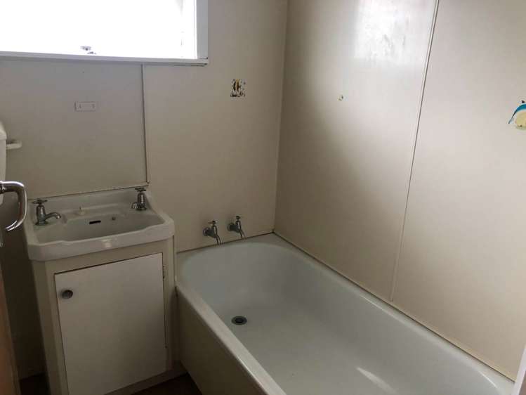 1/99 Hillside Road Glenfield_5