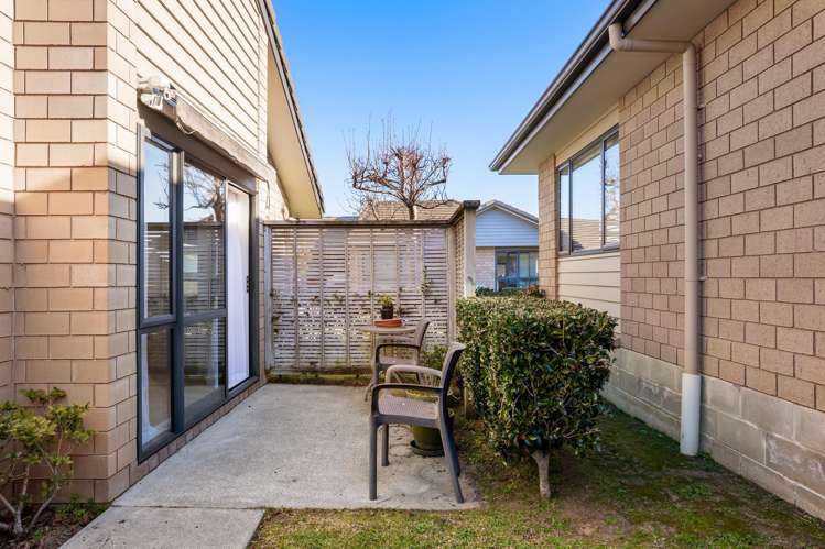 38 Royalle Mews Botany Downs_13