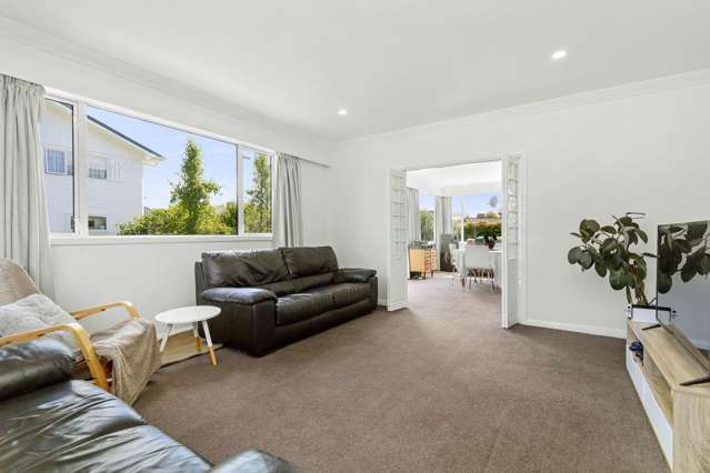 15 Waddington Drive Naenae_4