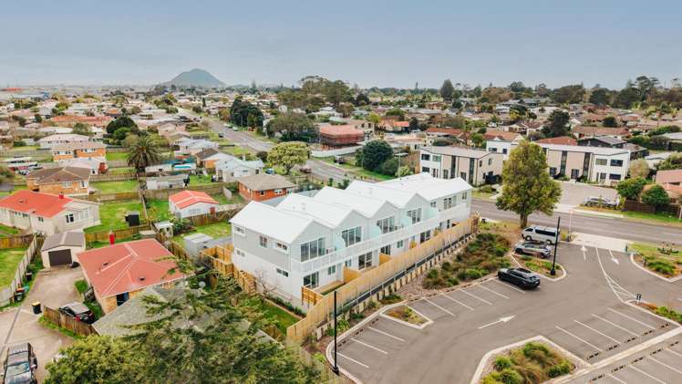 1 & 2/118 Links Avenue Mount Maunganui_24
