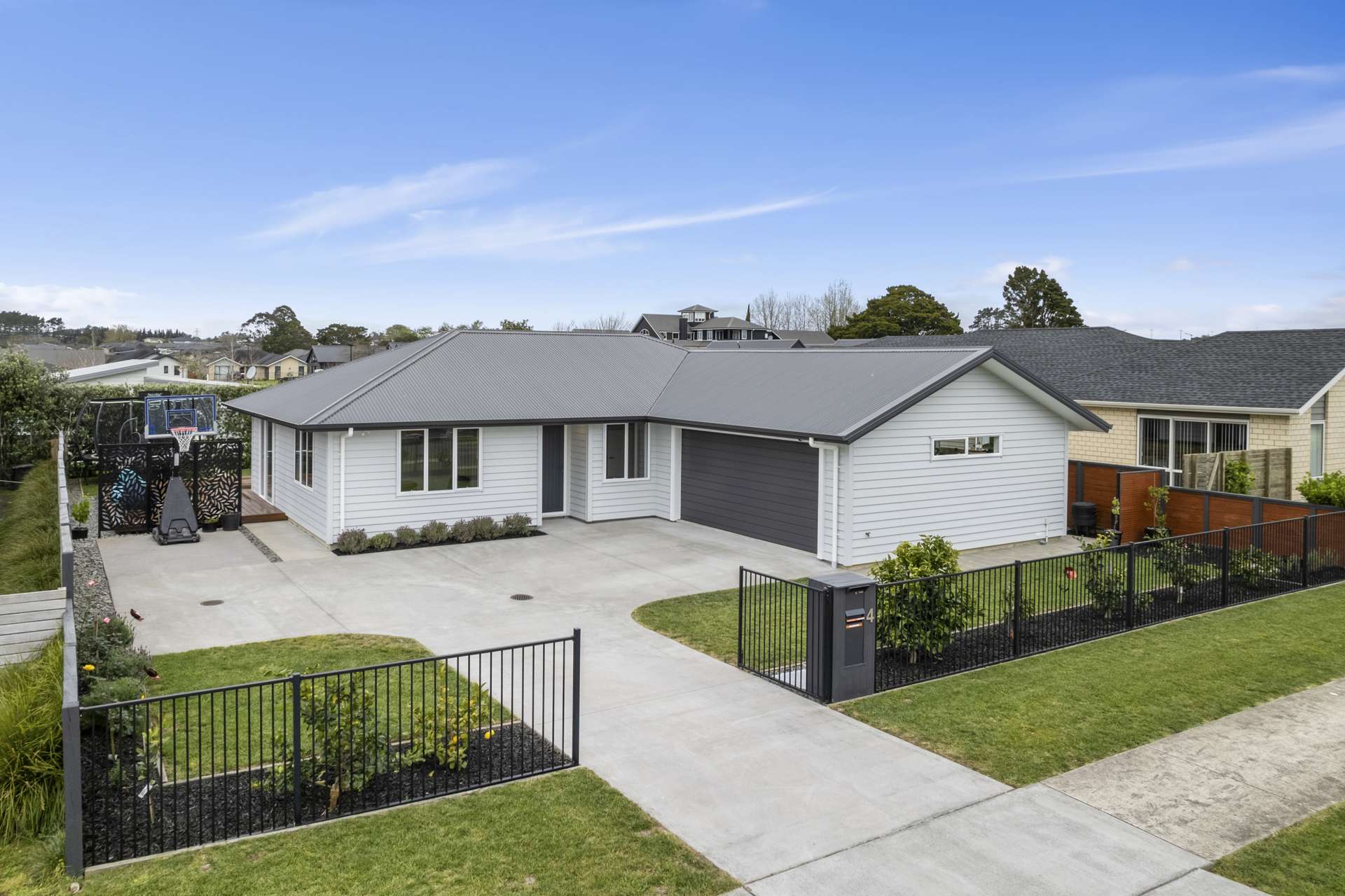 4 Sir Lincoln Drive Kumeu_0