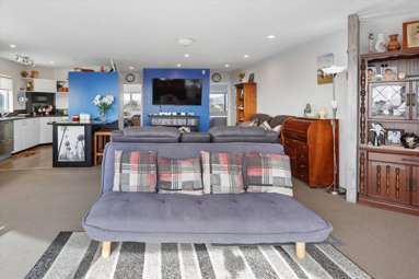 5/1086 Papamoa Beach Road_4