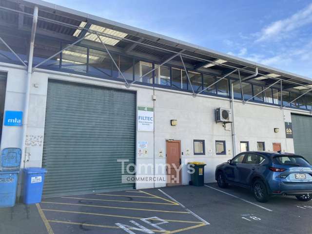 Versatile Warehouse & Office in Busy Complex