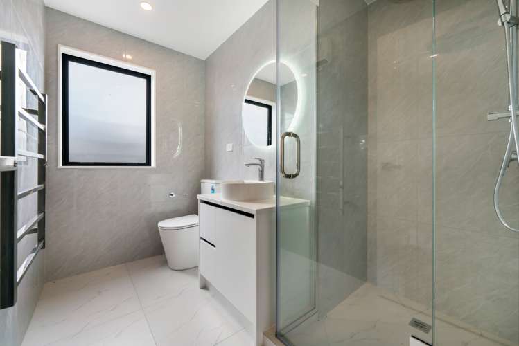 7 Bremner Ridge Street Flat Bush_18