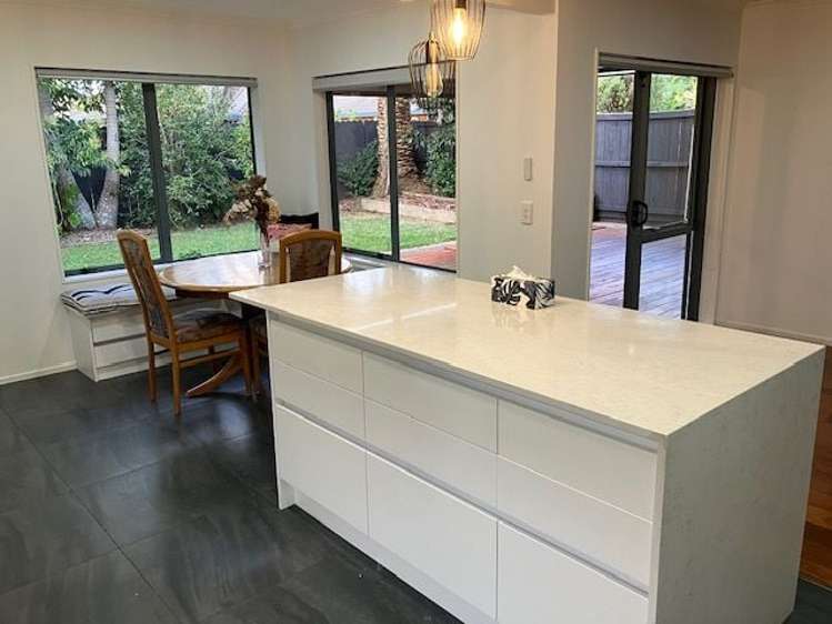 8 Kalberry Place East Tamaki_13