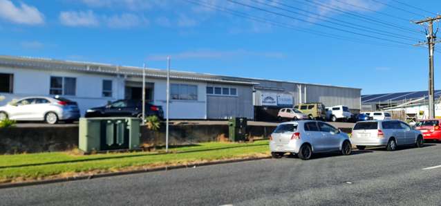 Workshop or Warehouse on Katere Road.