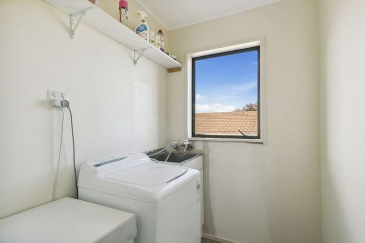 13/37 Bracken Road Paparangi_9