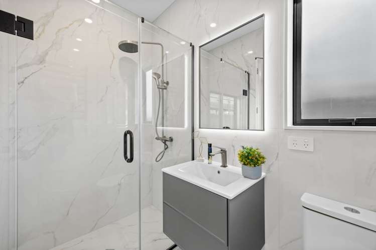 12 & 14 Furlough Road Opaheke_15