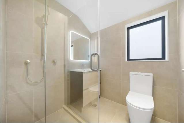 5/114 Coronation Road Mangere Bridge_4