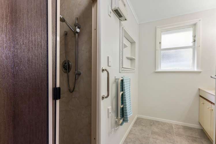 220 Waddington Drive Naenae_10