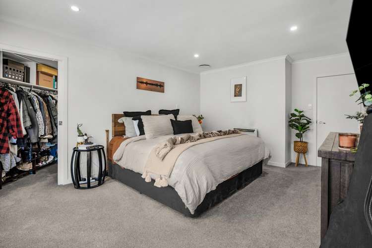 15 Rowe Parade Wainuiomata_8