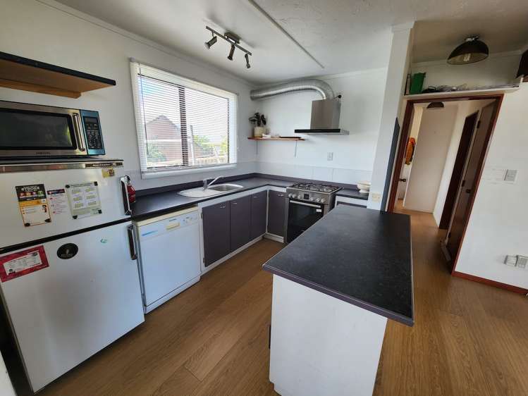 1 Lindis Close Kelson_5