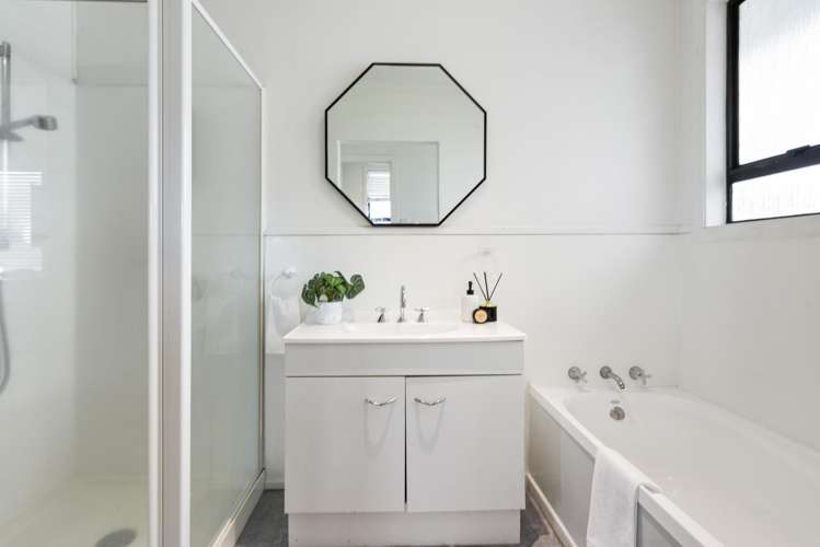 79 Sunset Road Mangakakahi_13