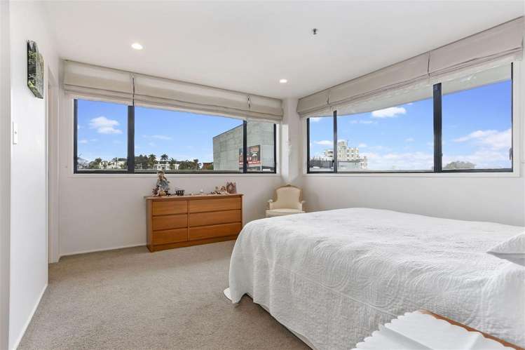 4a/171 Hurstmere Road Takapuna_5