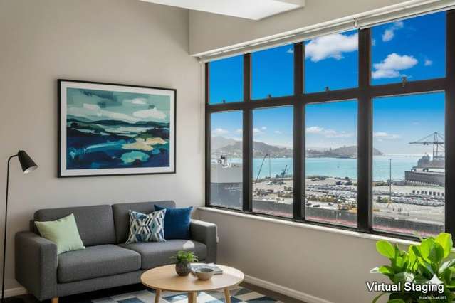 FREEHOLD WATERFRONT CITY LIVING WITH HARBOUR VIEWS