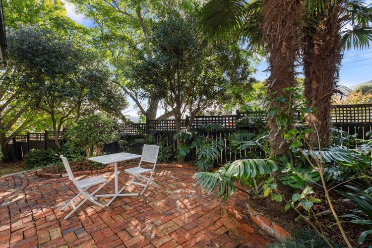 38 Ewen Alison Avenue Devonport_21