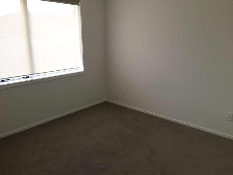 17 Cabourne Drive Glenview_8