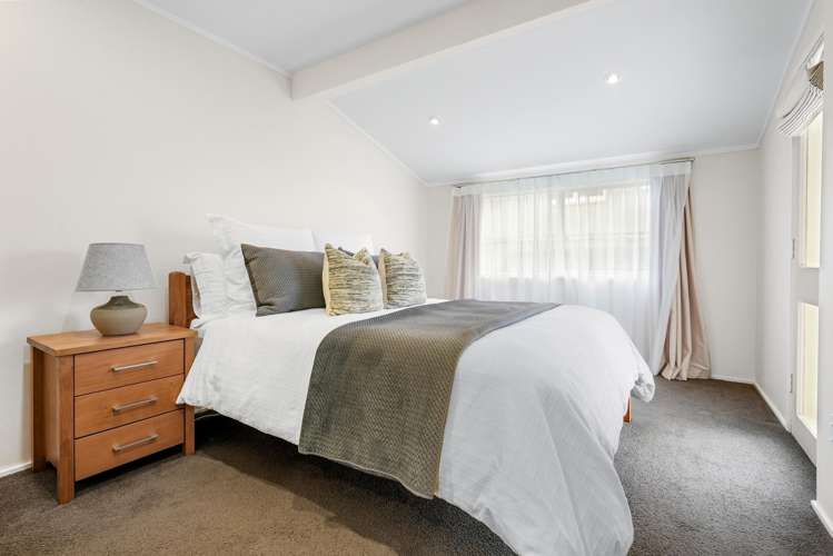6 Luplau Crescent Cockle Bay_13