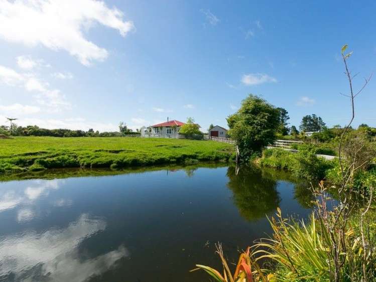 1245 Upland Road Egmont Village_3