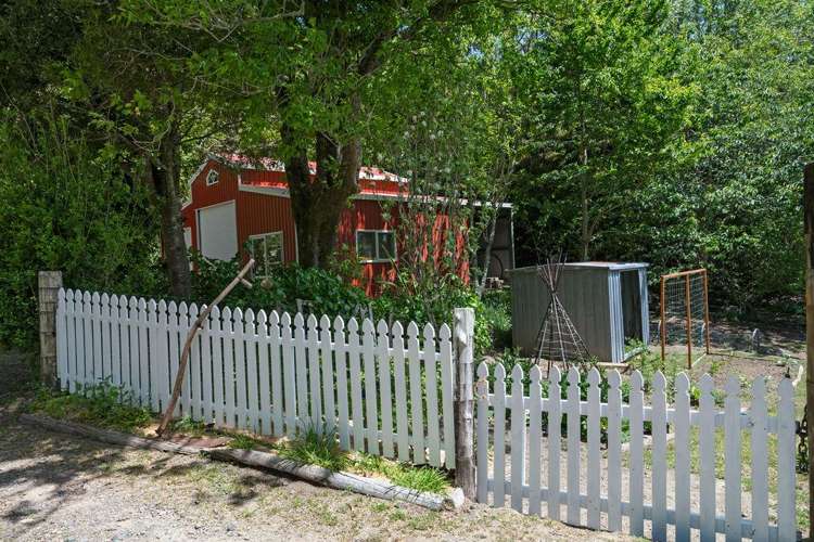 1849 Manawahe Road Manawahe_38