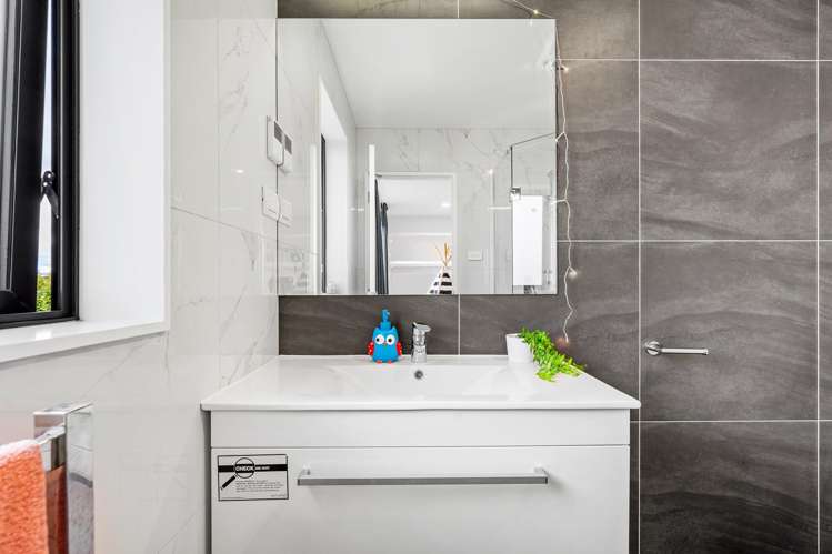 1 Crompton Place Orewa_17