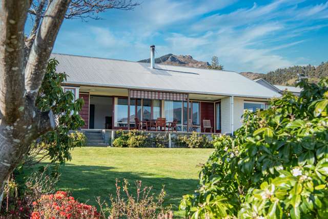 113 Beach Road Akaroa_3