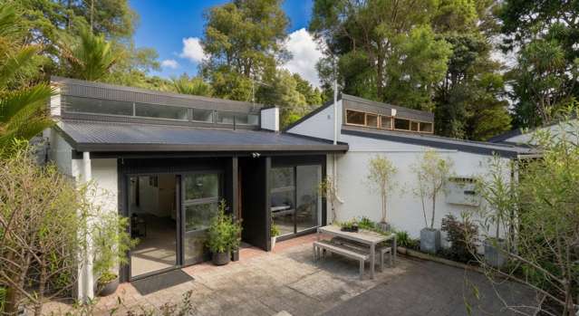 Ideal First Home or Retirement - Trendy Townhouse!