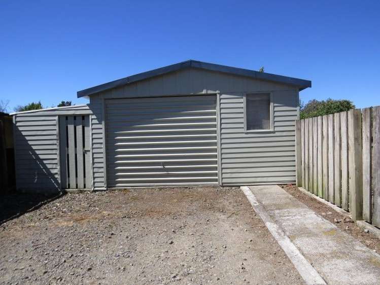 16 Costley Street Carterton_12