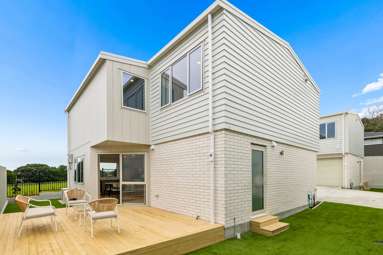 32 Glennandrew Drive_3