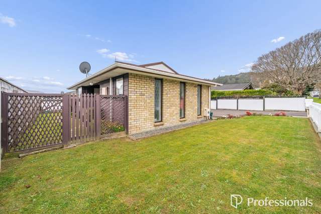 12A Korau Grove Stokes Valley_1
