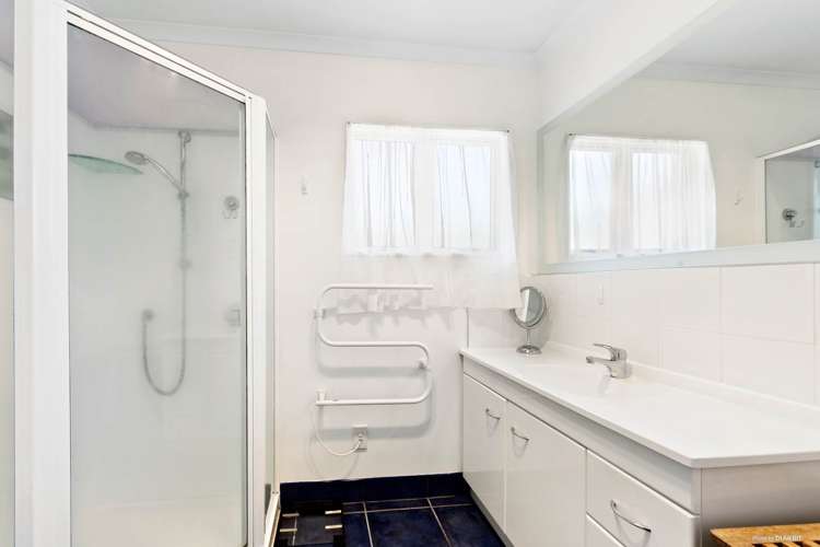 10 Roberta Crescent Orewa_12