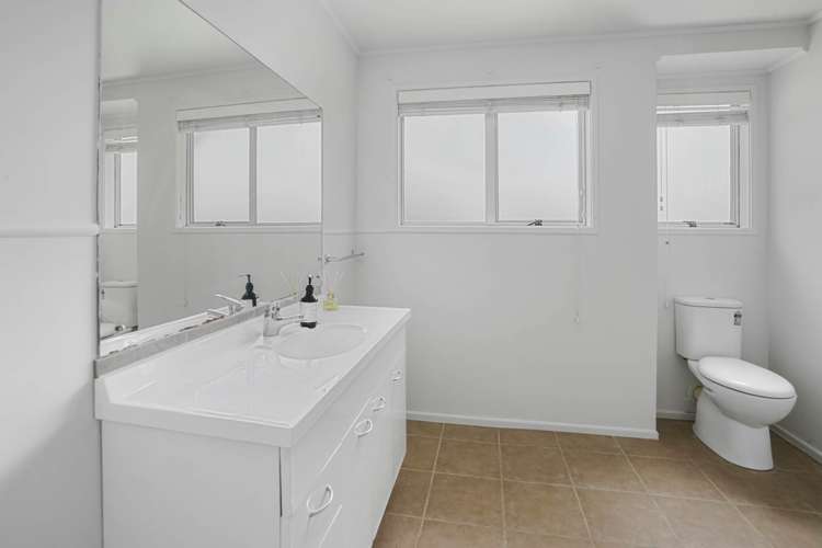 2/3 Edwin Freeman Place Ranui_12