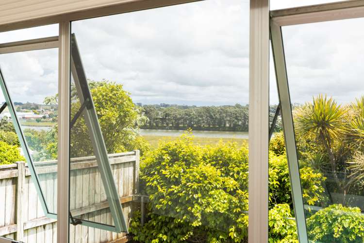 30 Leslie Street Waitara_6