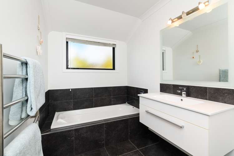 44 Chestnut Close Kelvin Grove_20