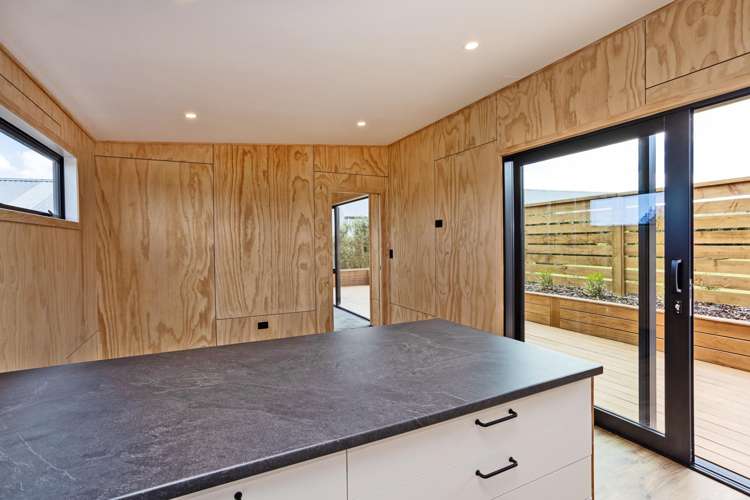 22 Glenda Place Seaward Bush_29