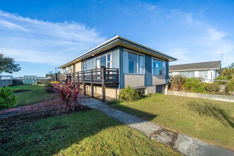 83 Racecourse Road_0