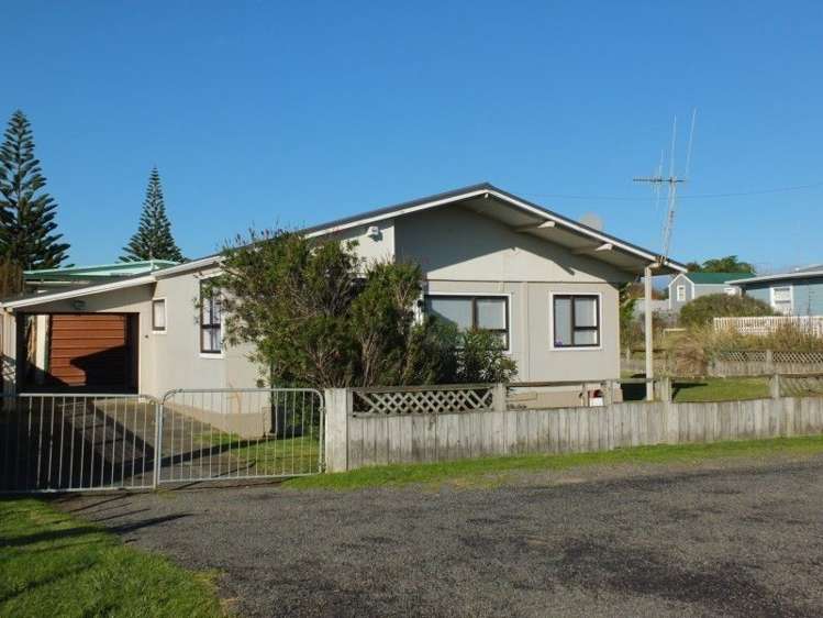 9 Huia Street Foxton Beach_15