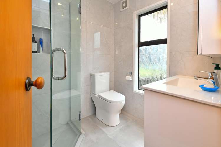 38 Rushgreen Avenue Pahurehure_11