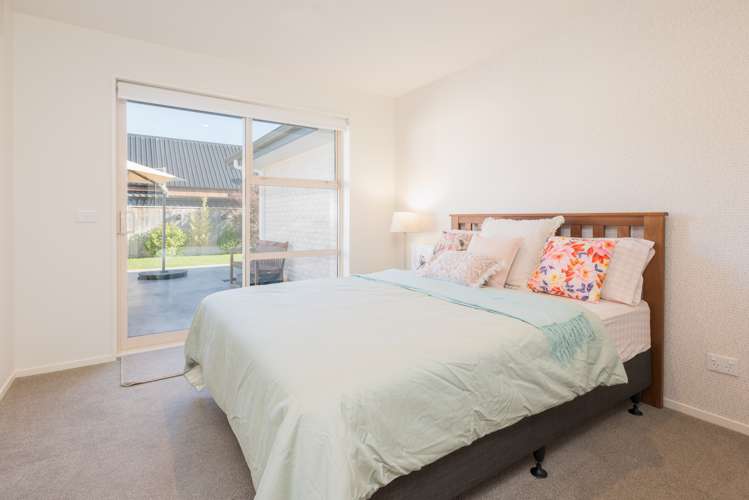 10 Spitfire Drive Burleigh_14